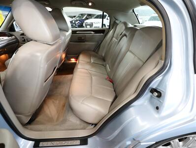 2011 Lincoln Town Car Signature Limited   - Photo 24 - Addison, IL 60101