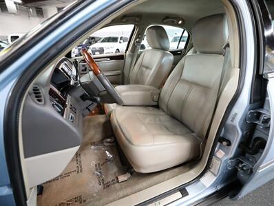 2011 Lincoln Town Car Signature Limited   - Photo 29 - Addison, IL 60101