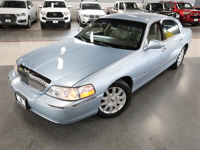 2011 Lincoln Town Car Signature Limited   - Photo 2 - Addison, IL 60101