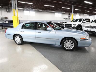 2011 Lincoln Town Car Signature Limited   - Photo 8 - Addison, IL 60101