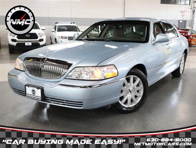 2011 Lincoln Town Car Signature Limited   - Photo 1 - Addison, IL 60101