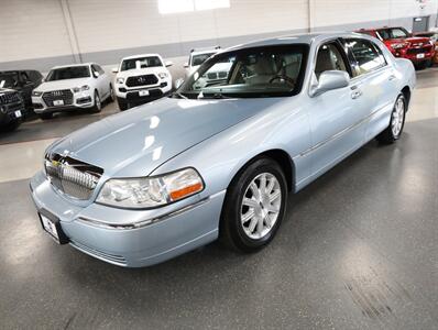 2011 Lincoln Town Car Signature Limited   - Photo 4 - Addison, IL 60101