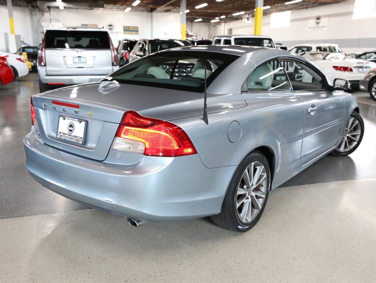 2012 Volvo C70 T5 Convertible - Photo 36 - Addison, IL 60101