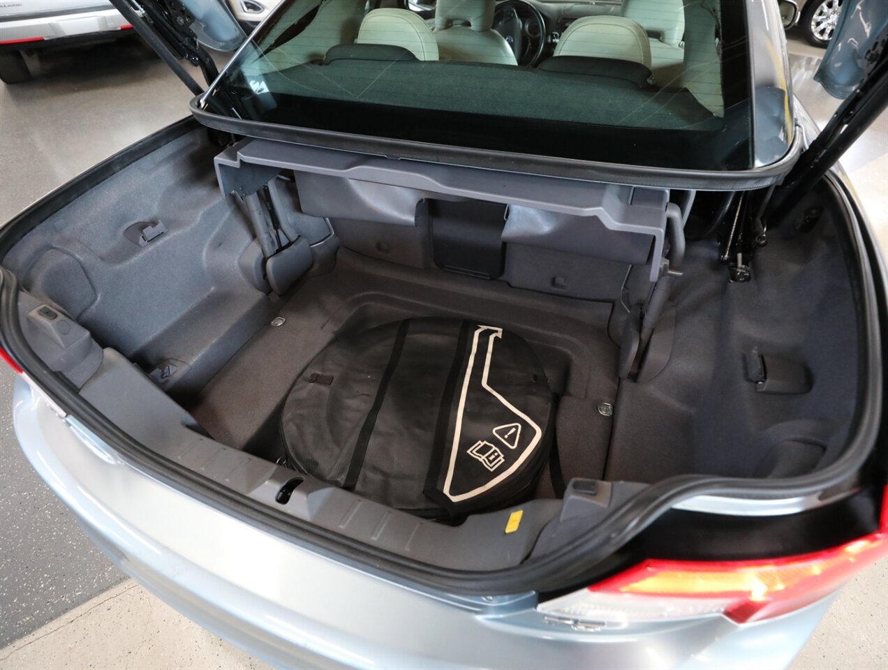 2012 Volvo C70 T5 Convertible - Photo 22 - Addison, IL 60101