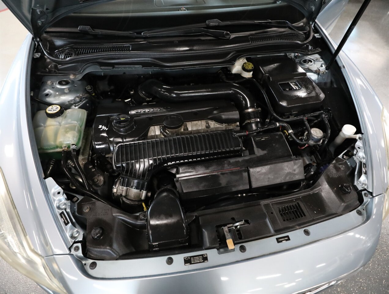 2012 Volvo C70 T5 Convertible - Photo 40 - Addison, IL 60101