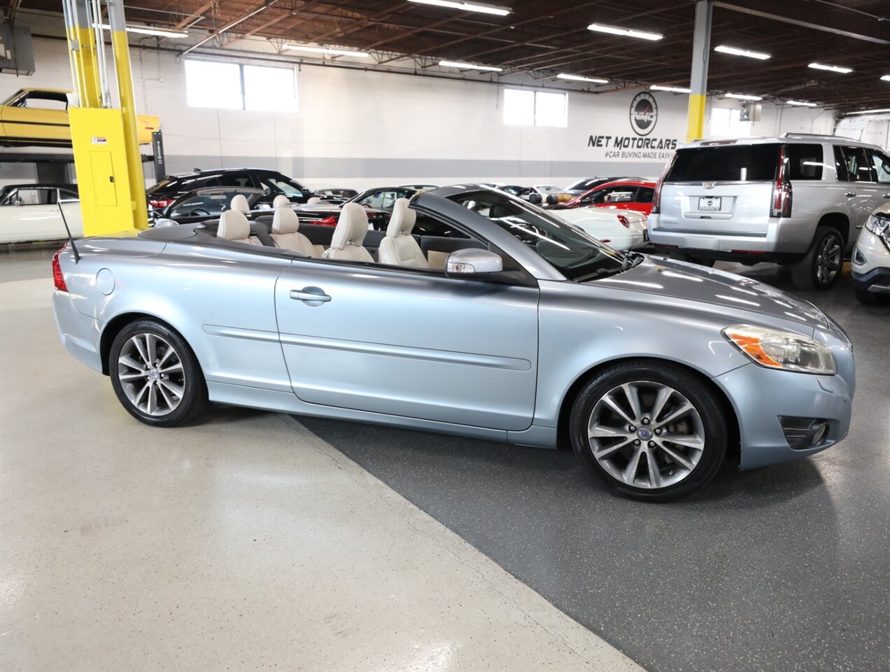 2012 Volvo C70 T5 Convertible - Photo 8 - Addison, IL 60101