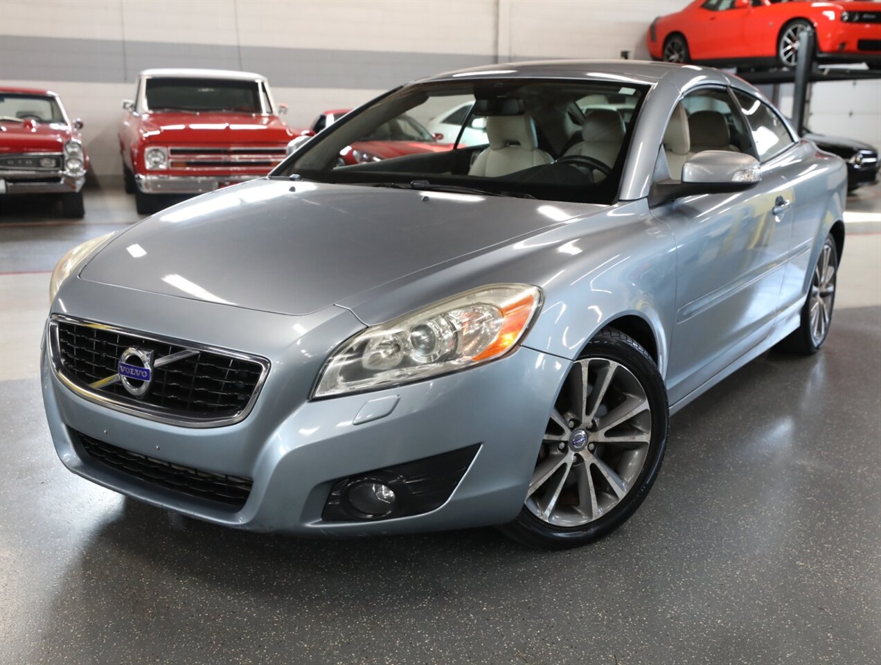 2012 Volvo C70 T5 Convertible - Photo 35 - Addison, IL 60101