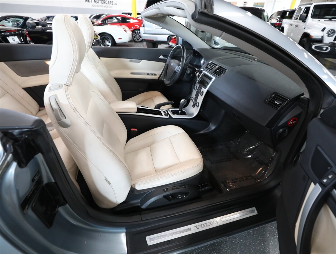 2012 Volvo C70 T5 Convertible - Photo 19 - Addison, IL 60101