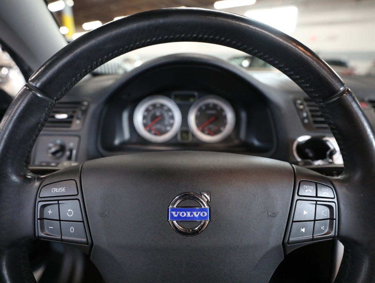 2012 Volvo C70 T5 Convertible - Photo 32 - Addison, IL 60101