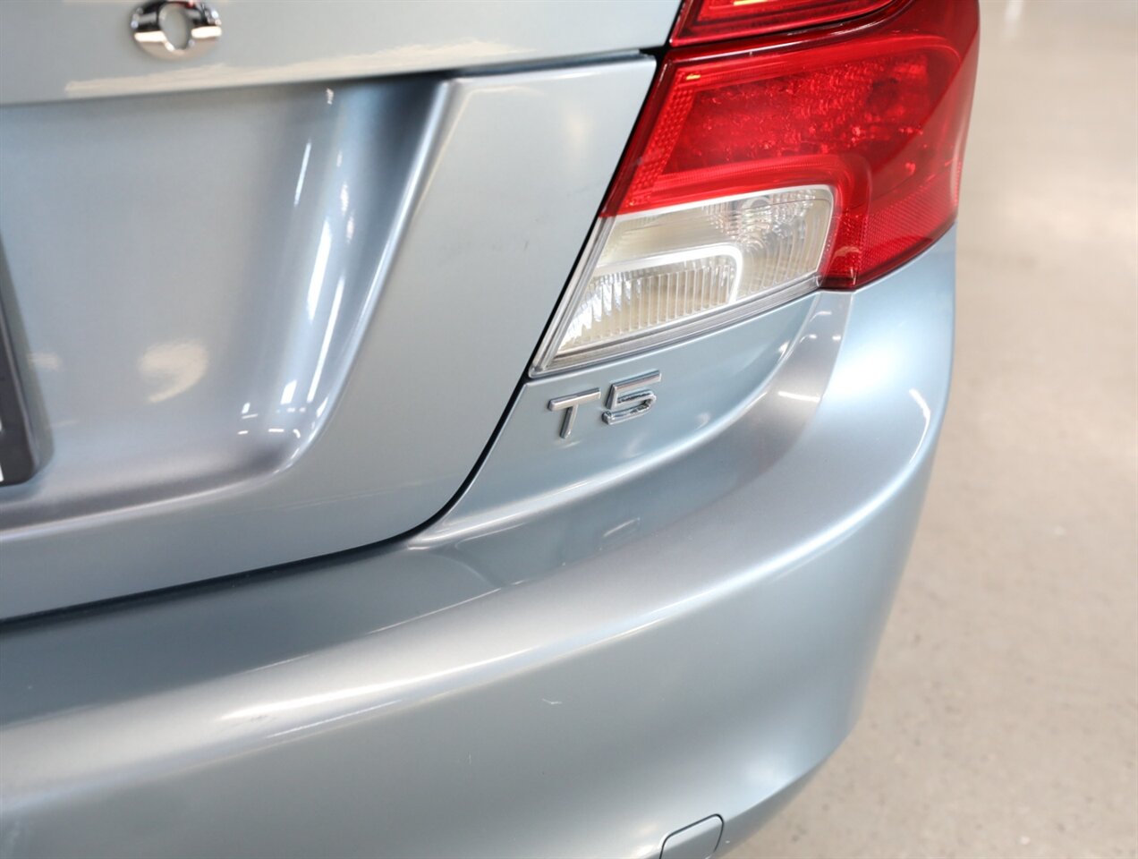 2012 Volvo C70 T5 Convertible - Photo 11 - Addison, IL 60101