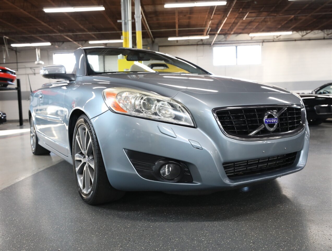 2012 Volvo C70 T5 Convertible - Photo 43 - Addison, IL 60101