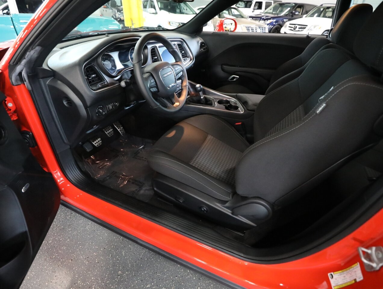 2018 Dodge Challenger 392 HEMI Scat Pack Shaker - Photo 30 - Addison, IL 60101
