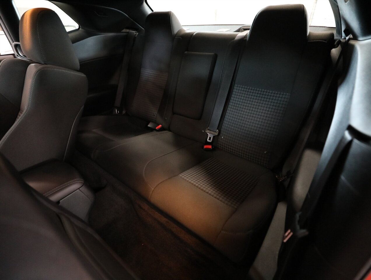 2018 Dodge Challenger 392 HEMI Scat Pack Shaker - Photo 27 - Addison, IL 60101