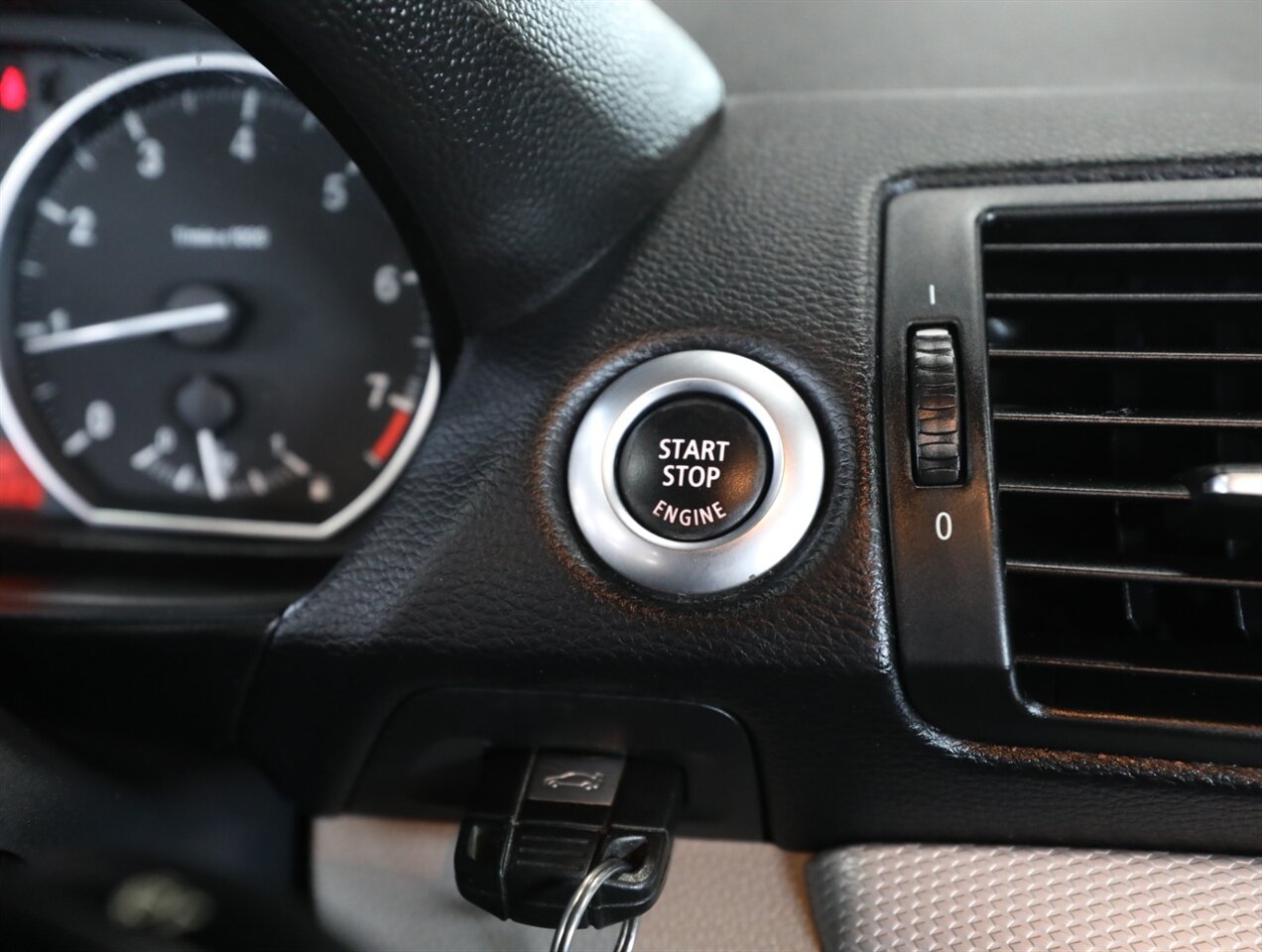 2013 BMW 128i Convertible - Photo 29 - Addison, IL 60101