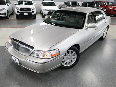 2010 Lincoln Town Car Signature Limited   - Photo 2 - Addison, IL 60101