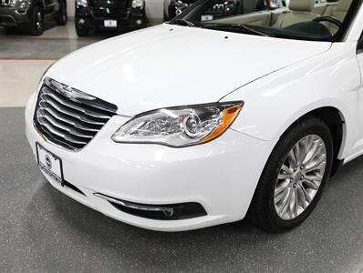 2013 Chrysler 200 Limited   - Photo 3 - Addison, IL 60101