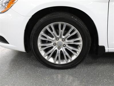 2013 Chrysler 200 Limited   - Photo 42 - Addison, IL 60101