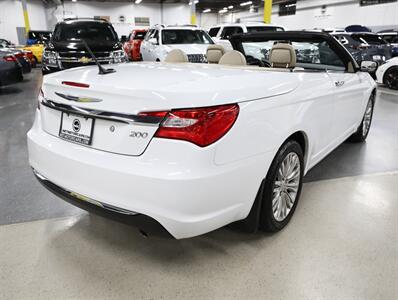 2013 Chrysler 200 Limited   - Photo 9 - Addison, IL 60101