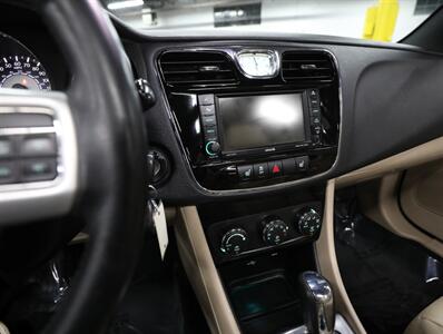 2013 Chrysler 200 Limited   - Photo 28 - Addison, IL 60101