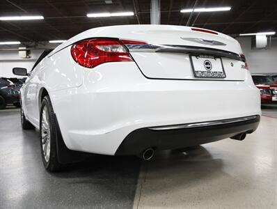 2013 Chrysler 200 Limited   - Photo 12 - Addison, IL 60101