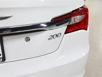 2013 Chrysler 200 Limited   - Photo 11 - Addison, IL 60101