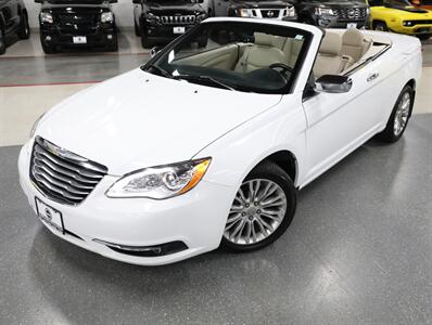 2013 Chrysler 200 Limited   - Photo 2 - Addison, IL 60101