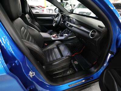 2019 Alfa Romeo Stelvio Ti Sport AWD   - Photo 18 - Addison, IL 60101