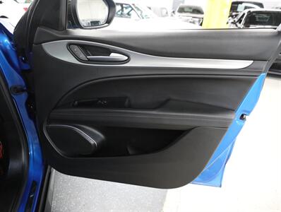 2019 Alfa Romeo Stelvio Ti Sport AWD   - Photo 17 - Addison, IL 60101
