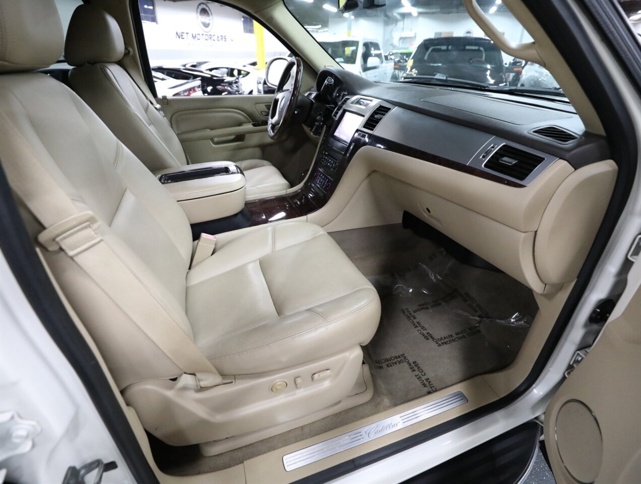 2013 Cadillac Escalade EXT Luxury - Photo 17 - Addison, IL 60101