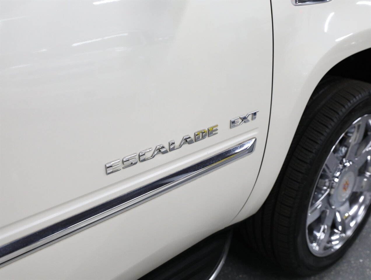 2013 Cadillac Escalade EXT Luxury - Photo 8 - Addison, IL 60101