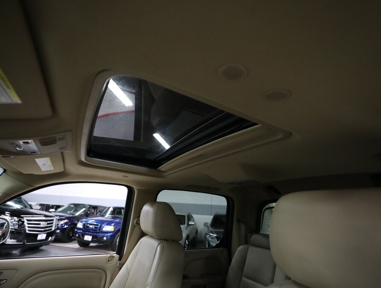 2013 Cadillac Escalade EXT Luxury - Photo 31 - Addison, IL 60101