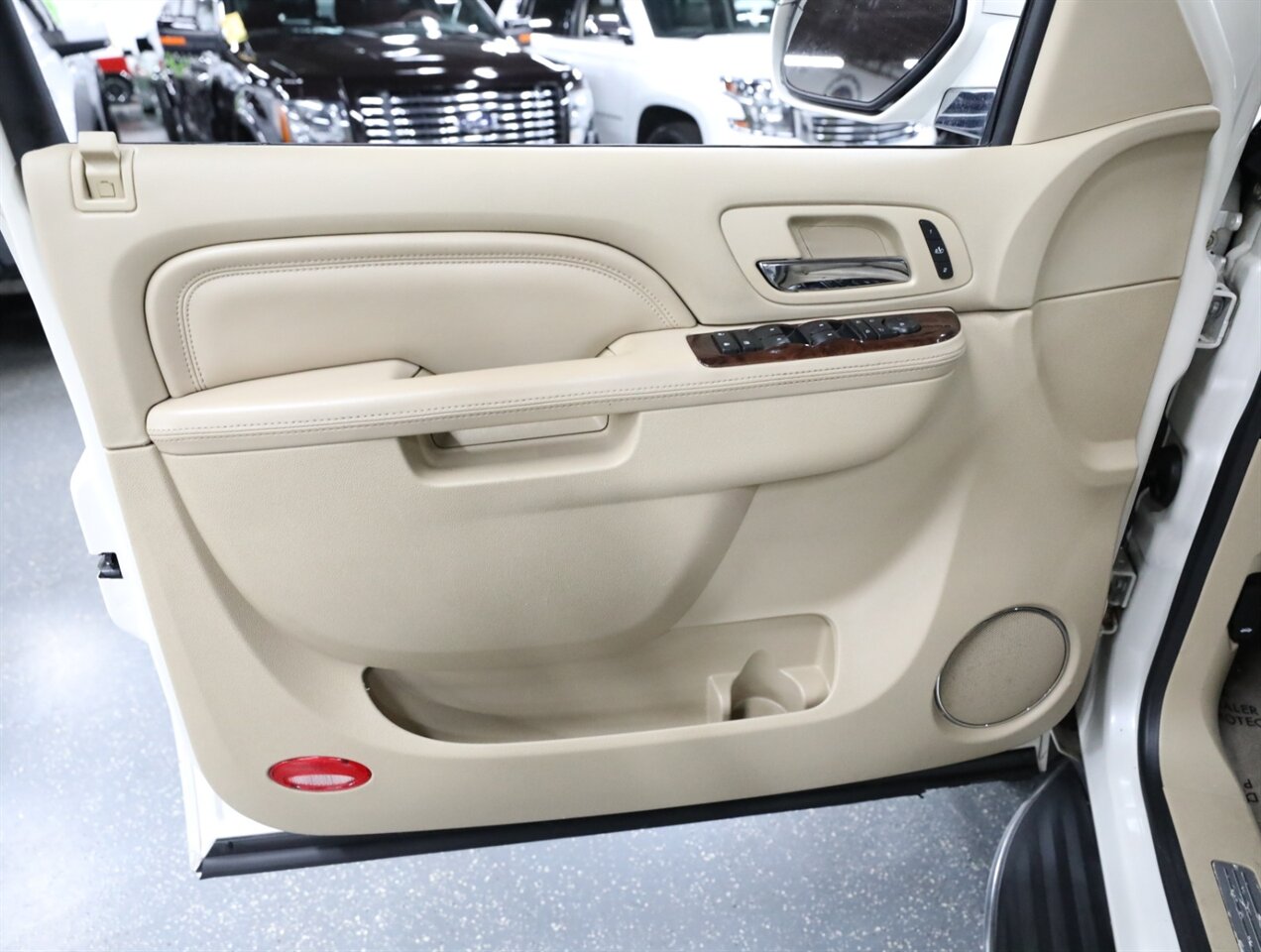 2013 Cadillac Escalade EXT Luxury - Photo 26 - Addison, IL 60101