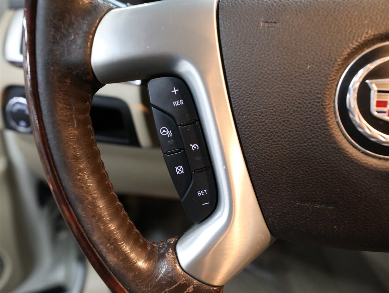 2013 Cadillac Escalade EXT Luxury - Photo 37 - Addison, IL 60101