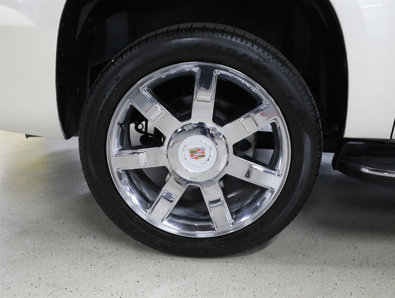 2013 Cadillac Escalade EXT Luxury - Photo 45 - Addison, IL 60101