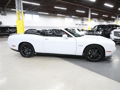 2022 Dodge Challenger R/T Plus Convertible   - Photo 10 - Addison, IL 60101