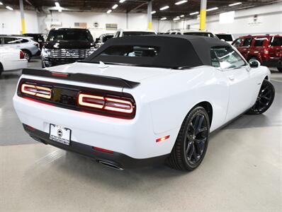 2022 Dodge Challenger R/T Plus Convertible   - Photo 41 - Addison, IL 60101