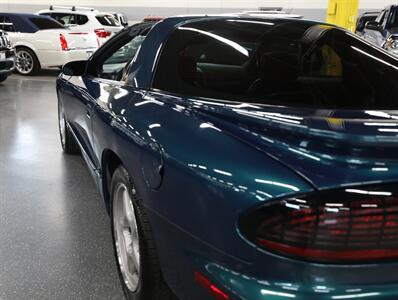 1997 Pontiac Firebird Formula   - Photo 17 - Addison, IL 60101