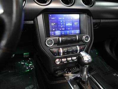 2020 Ford Mustang GT Premium Convertible - Photo 29 - Addison, IL 60101