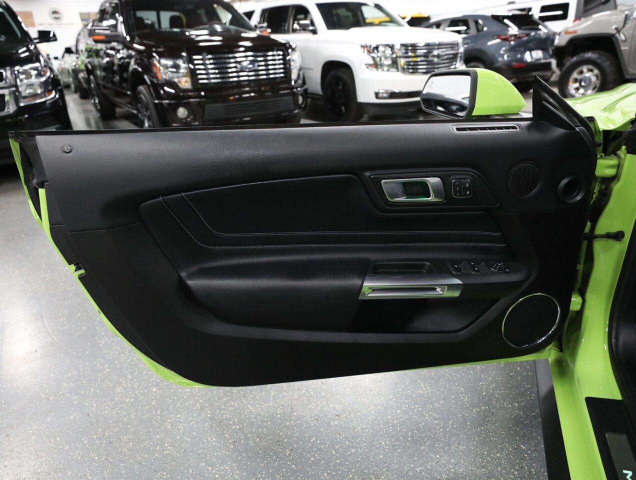 2020 Ford Mustang GT Premium Convertible - Photo 23 - Addison, IL 60101