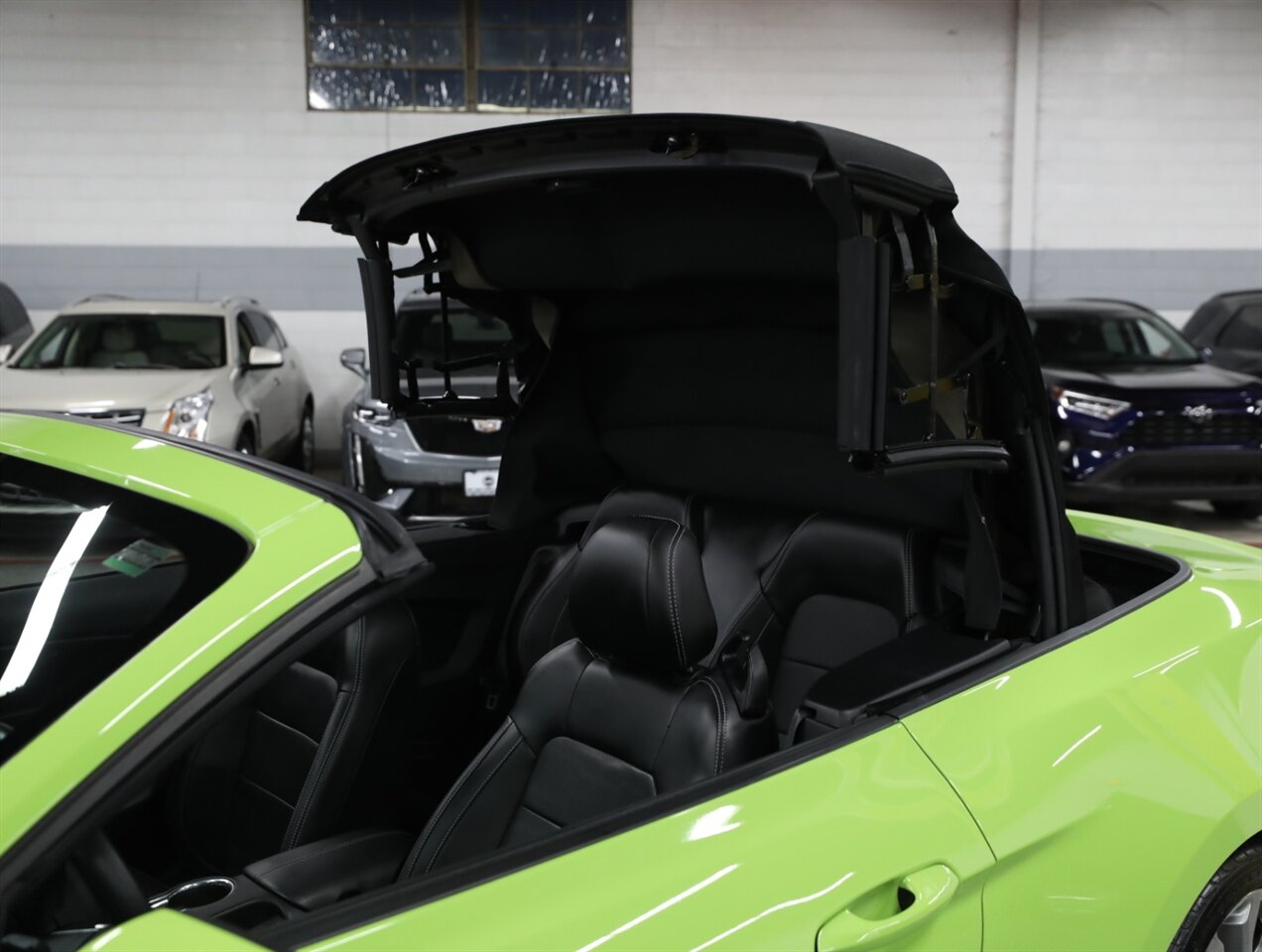 2020 Ford Mustang GT Premium Convertible - Photo 43 - Addison, IL 60101