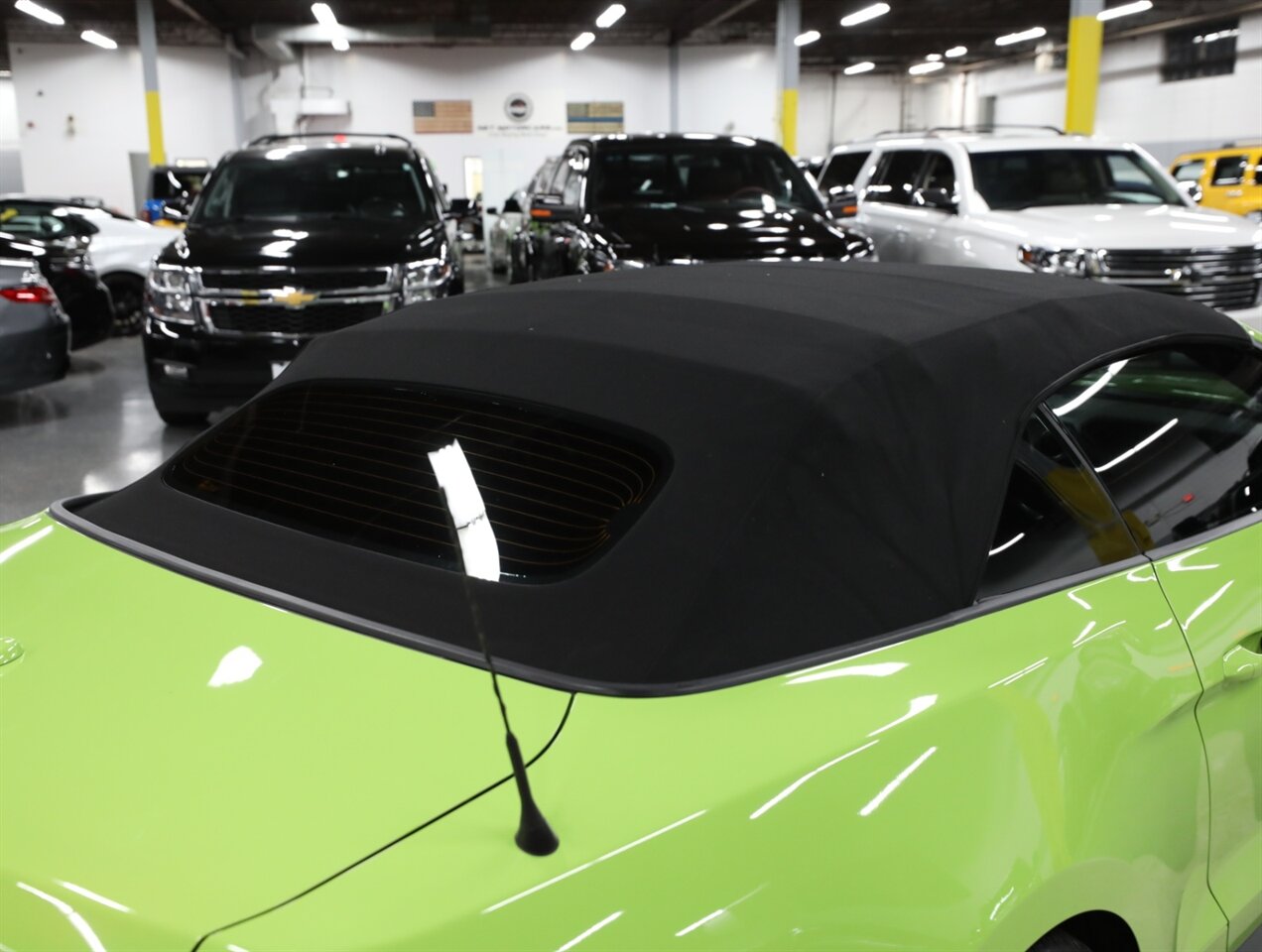 2020 Ford Mustang GT Premium Convertible - Photo 41 - Addison, IL 60101