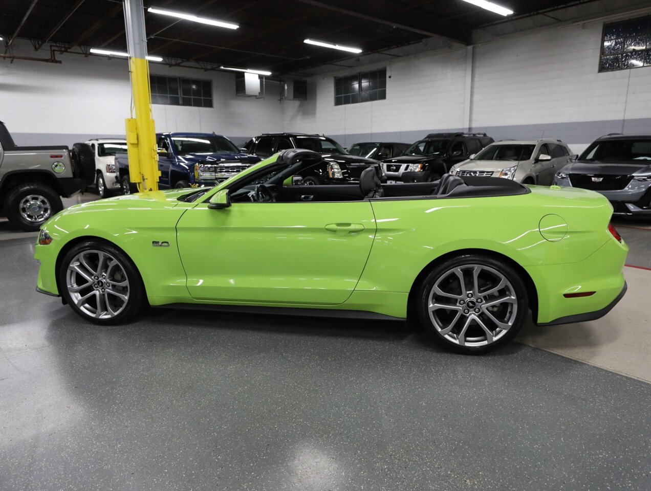 2020 Ford Mustang GT Premium Convertible - Photo 15 - Addison, IL 60101