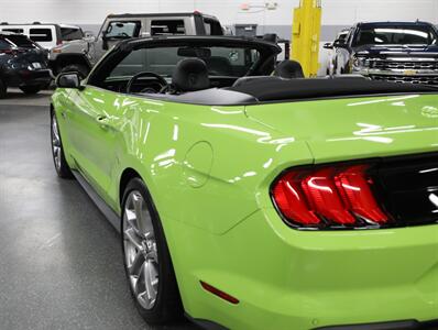 2020 Ford Mustang GT Premium Convertible - Photo 14 - Addison, IL 60101