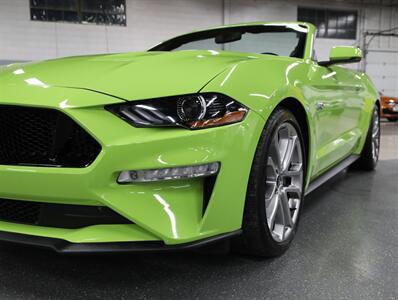 2020 Ford Mustang GT Premium Convertible - Photo 5 - Addison, IL 60101