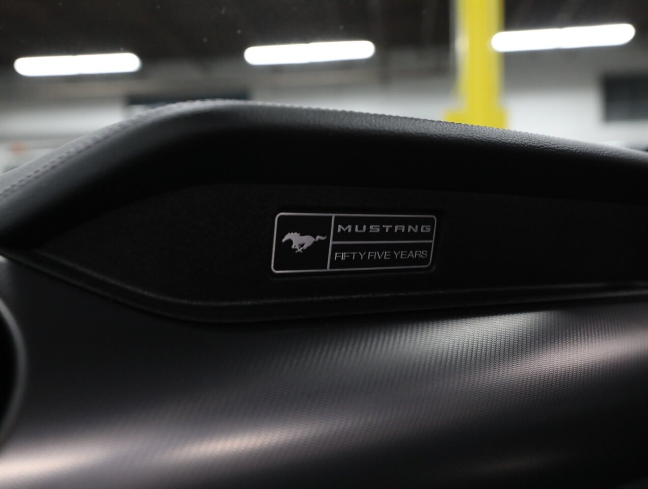 2020 Ford Mustang GT Premium Convertible - Photo 33 - Addison, IL 60101