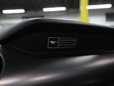 2020 Ford Mustang GT Premium Convertible - Photo 33 - Addison, IL 60101