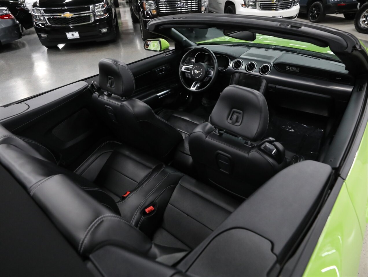 2020 Ford Mustang GT Premium Convertible - Photo 16 - Addison, IL 60101