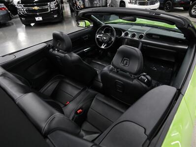 2020 Ford Mustang GT Premium Convertible - Photo 16 - Addison, IL 60101