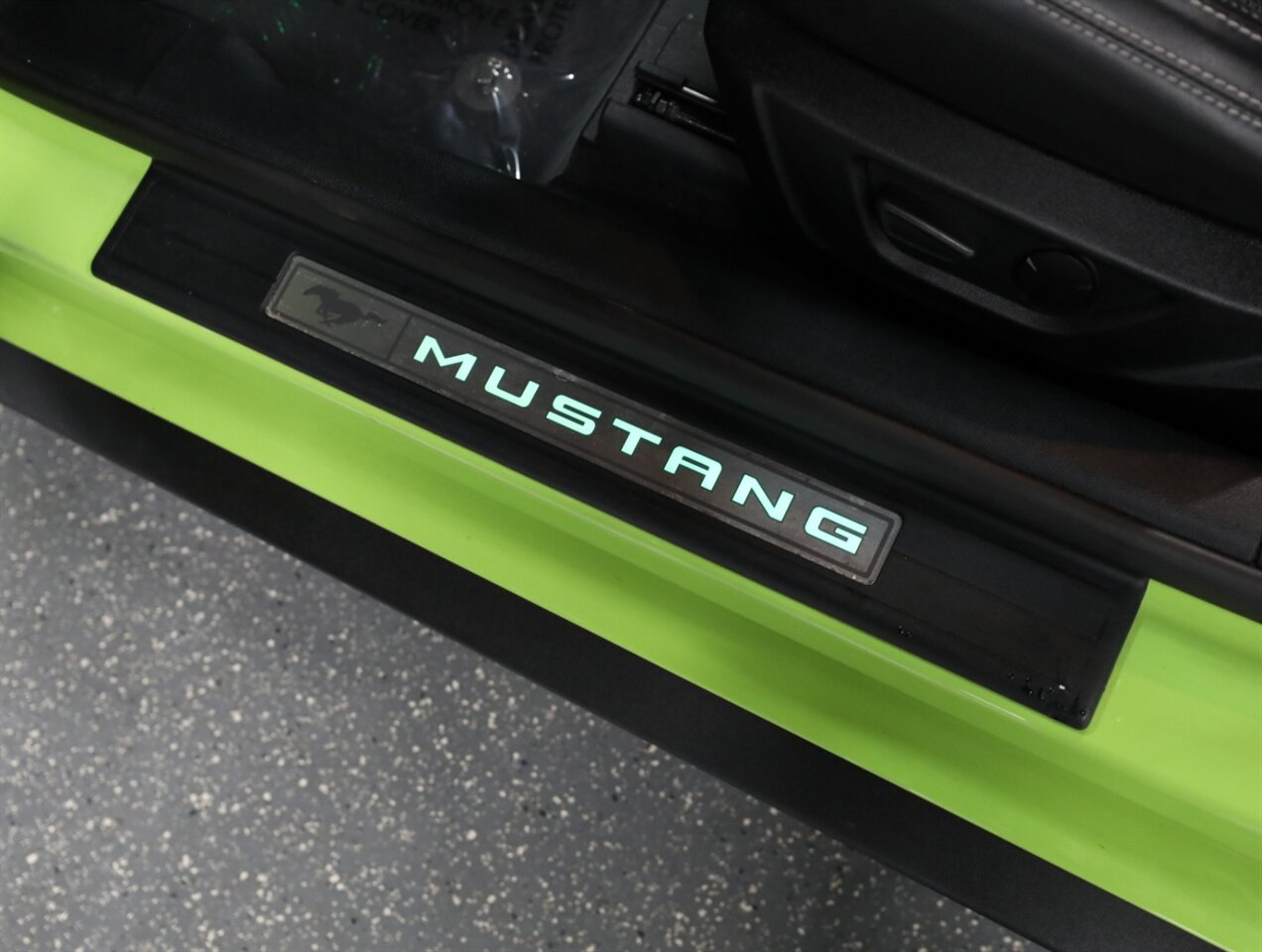 2020 Ford Mustang GT Premium Convertible - Photo 27 - Addison, IL 60101