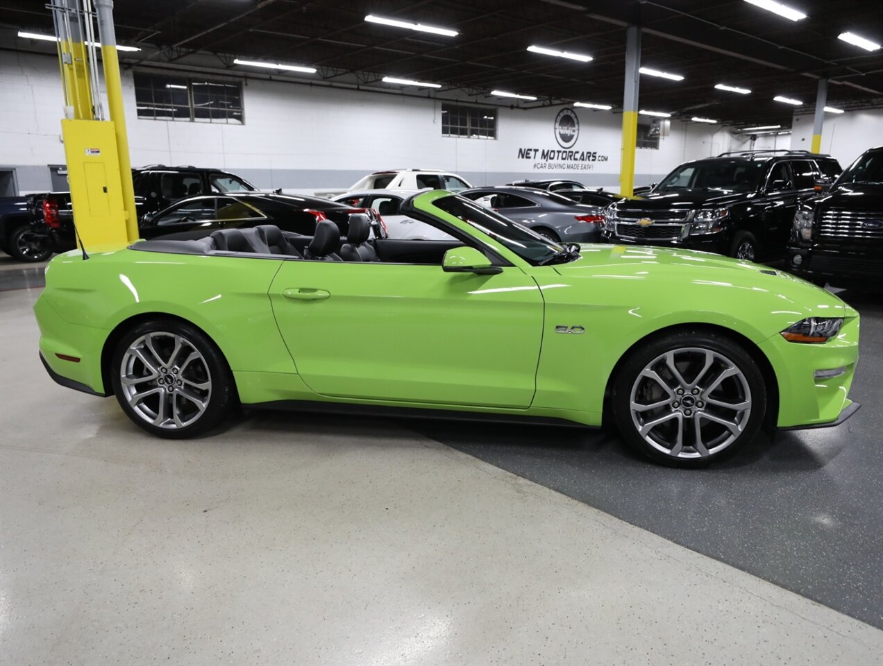 2020 Ford Mustang GT Premium Convertible - Photo 9 - Addison, IL 60101